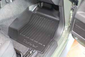 Carbox FLOOR Fußraumschale Gummimatte Fußmatte für Suzuki Jimny GJ vorne rechts