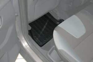 Carbox FLOOR Fußraumschale Gummimatte Fußmatte für Ford Focus Turnier hinten li