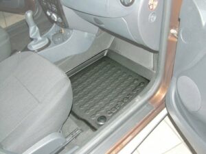 Carbox FLOOR Fußraumschale für Dacia Duster 4x4 und 4x2 / Logan MCV Kombi vorne
