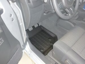 Carbox FLOOR Fußraumschale für Chrysler Jeep Wrangler 3 JK kurzerlanger Radstand