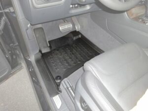 Carbox FLOOR Fußraumschale Gummimatte Fußmatte für VW Touareg II vorne links