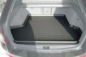 Carbox FORM Kofferraumwanne für Skoda Octavia Combi III mit Einlegeboden