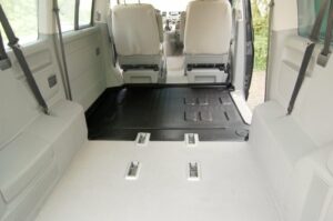 Carbox FORM Kofferraumwanne für VW T5 Shuttle/Caravelle für den vorderen Teil